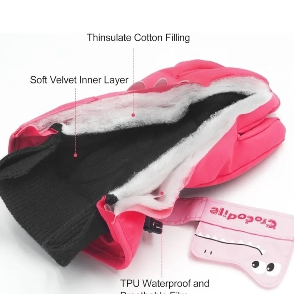 NWT waterproof gloves size 7-9 years old  CUTE
